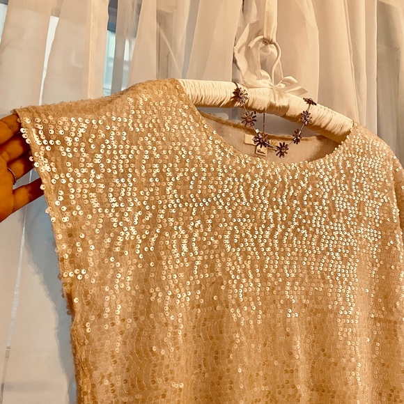 Sequin in dreamy vanilla, L, double layered, soft interior, simply beautiful - Picture 2 of 14